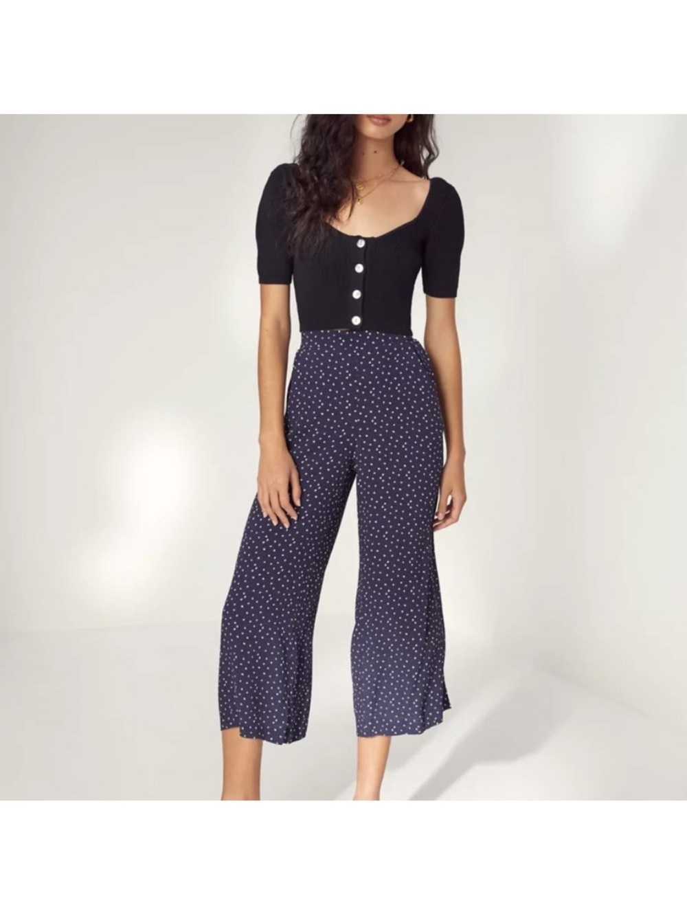 Aritzia | Wilfred | XS | Faun Pant
High-Waisted Wide-Leg Pant